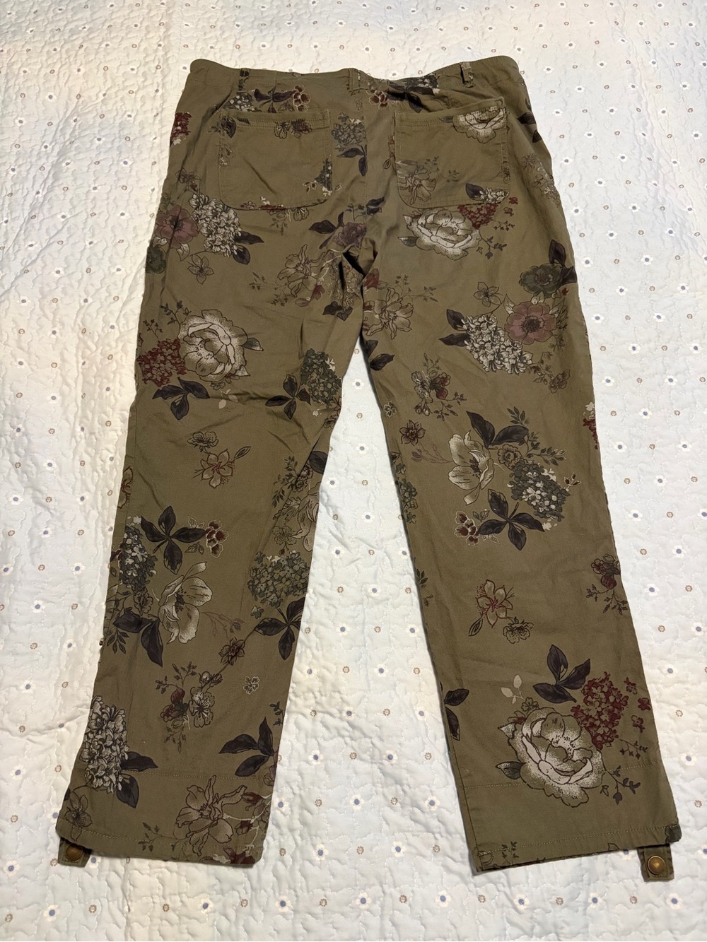 Democracy Flex-ellent Floral Cropped Cargo Adjustable Cuffs Pants Sz 12